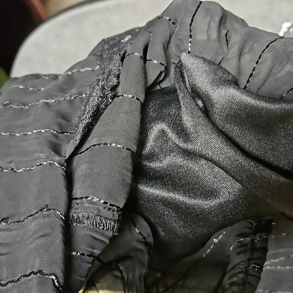 No boundaries Black Sequins Tank - Picture 9 of 10